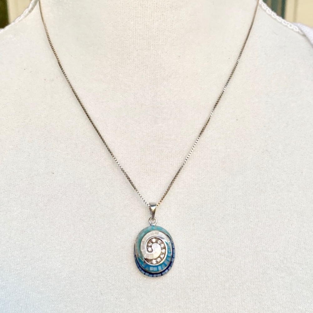925 Sterling Silver Kingman Turquoise Mother of Pearl Swirl Pendant Necklace